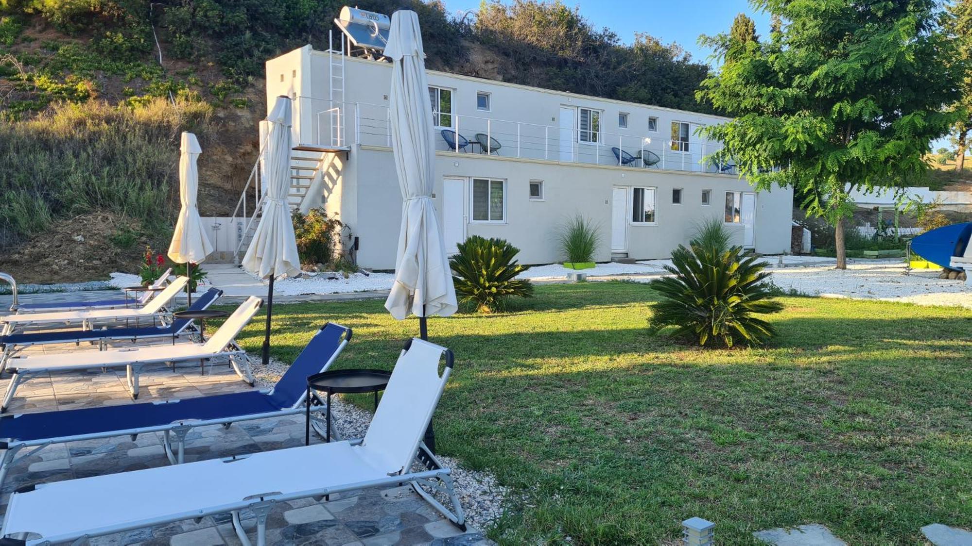Greco Paradise Suites - Adult Only Nea Skioni Dış mekan fotoğraf